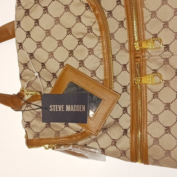 NWT Steve Madden - Embossed Logo Backpack with Charm Accessory - Picture 2 of 15